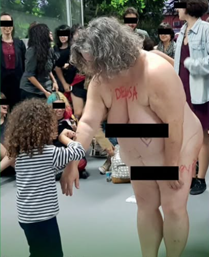 Nudez em frente a criança no CEART